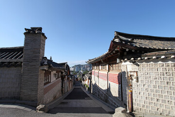 Naklejka premium Bukchon Hanok village is a traditional village of old style wooden houses in Seoul, South Korea. 