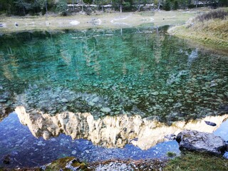 Grüner See Tragöß mit beeindruckender Spiegelung im Abendlicht