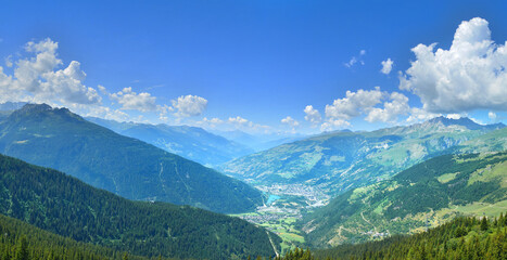 Obraz premium View of summer valley