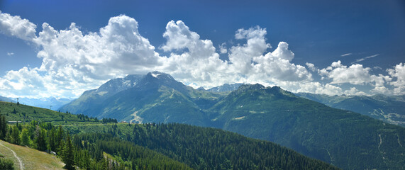 Fototapeta na wymiar View of summer mountains
