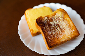 Toast with margarine and cheese