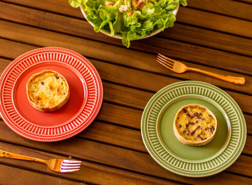 Quich&eacute;, delicious mini yellow tarts