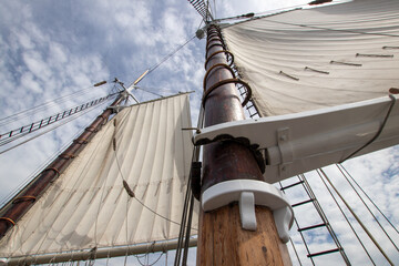 mast and rigging