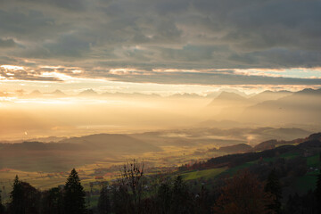 Dunst beim Sonnenaufgang