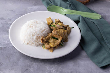 Stir Fried Pork with Green Curry Paste with Vegetables and Rice