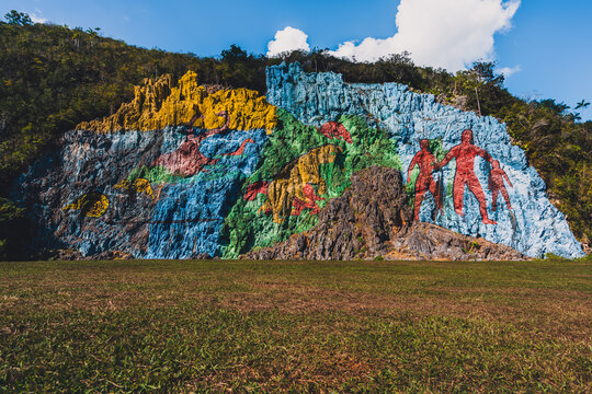 Wandmalerei der Vorgeschichte in Vinales auf Kuba