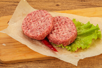 Raw beef cutlet for burger