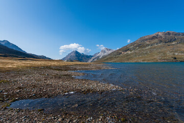 Fototapeta na wymiar Lago Bianco