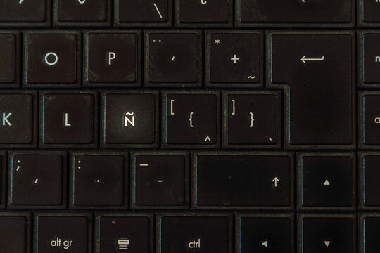 black spanish keyboard with ñ key