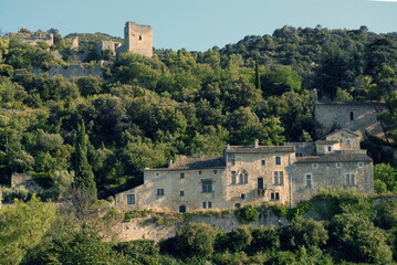 Fototapeta na wymiar Ville d'Oppède-le-vieux, maisons médiévales, département du Vaucluse, Luberon, France