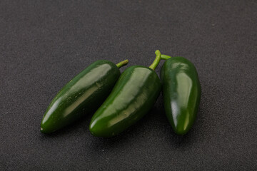 Green raw jalapeno peper heap