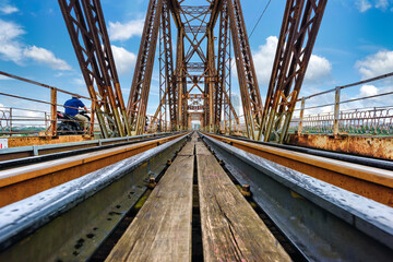 Fototapeta premium The old famous Long Bien steel bridge in Hanoi, Vietnam. It built by the French (1898-1902).