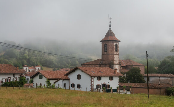 Iglesia San Pedro Erratzu Baztan Valley church