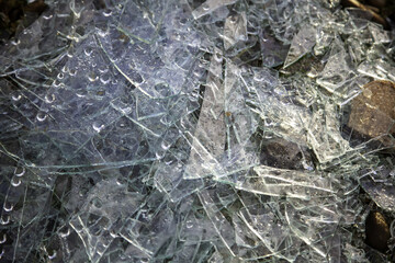 Shattered glass to pieces