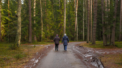 Obraz premium Older people who lead an active lifestyle.