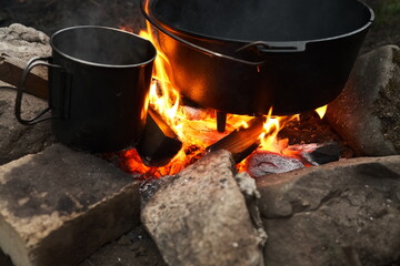 Auf offenem Feuer Kochen