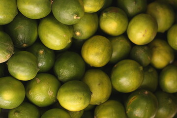 Citrus lemon of green, acidic and healthy color to make lemonade