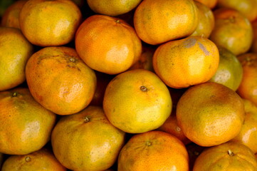 Mandarin fruit similar to the orange of the warm zone of Colombia, with a mildly acidic and delicious flavor