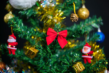 Christmas tree and details on it.