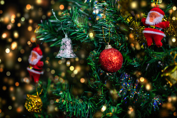 Christmas tree and details on it.