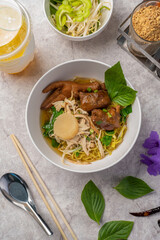 Noodles with Braised Chicken