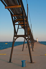 511-35 Manistee Light and Catwalk