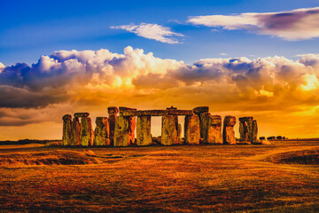 Stonehenge during an summer sunset - obrazy, fototapety, plakaty