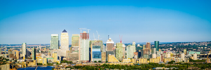 Fototapeta na wymiar London skyline panorama with skyscrapers in Canary Wharf 
