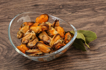 Pickled mussels in the bowl