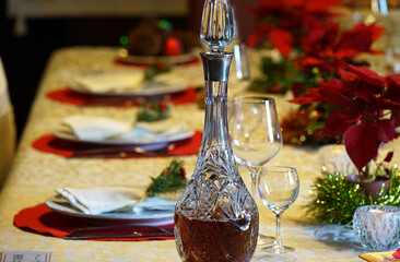 table setting for christmas dinner