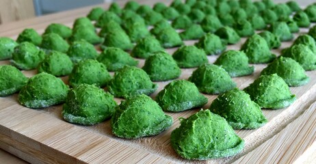 Orecchiette pasta fresca colorata verde