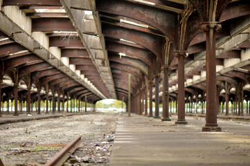 Naklejka na ściany i meble Old New York train station, metal structure