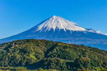 Fototapeta na wymiar 静岡県富士川からの富士山