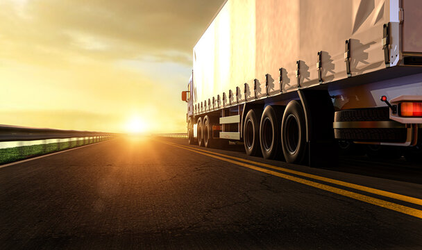 LKW f&auml;hrt Richtung Sonnenaufgang