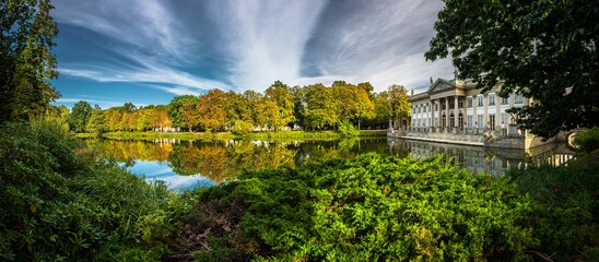 Łazienki Warszawskie - pałac na wodzie - obrazy, fototapety, plakaty