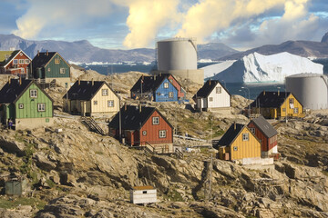 Icebergs in the Uummannaq bay, Greenland, Denmark © Gabrielle