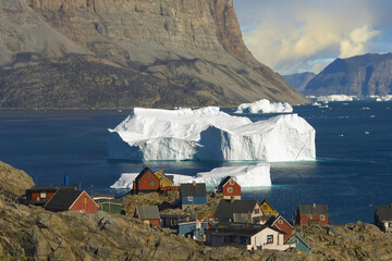 Icebergs in the Uummannaq bay, Greenland, Denmark © Gabrielle