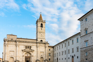 Fototapeta na wymiar Cathedral Saint Emygdius in Ascoli Piceno, Italy