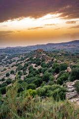 Naklejka premium Agrigento, Sicilia, valley of temples (Valle dei Templi). Sicily Temple ruins. Columnes of the Greek. panoramic view