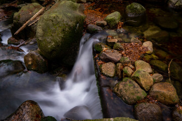 Wodospad rzeka kamienie natura