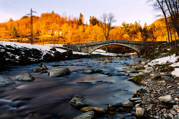 Il ponte romano di Pezzasco, Ameno, Piemonte, Italia.