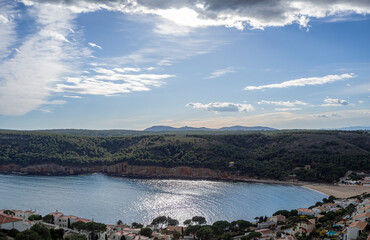 Paisaje panorámico natural de Cala Montgó, en l'Estartit, Costa Brava, Girona, Febrero de 2018