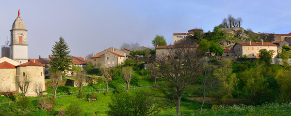 Fototapeta na wymiar Panoramique paysage de Pradelles (43420), Haute-Loire en Auvergne-Rhône-Alpes, France