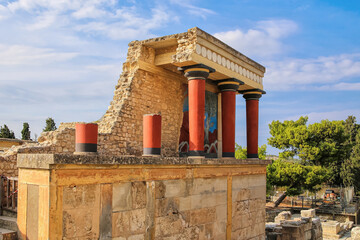 Fototapeta premium Fragments of the colonnade of the Palace of Knossos on the island of Crete