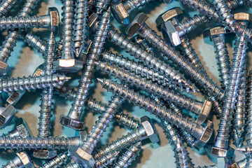 
bulk screws for many jobs in the metalworking and construction industry