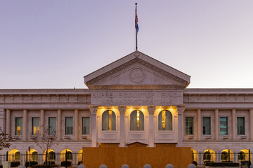 Vue du coucher de soleil sur la Cour suprême du Nevada