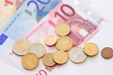 旧ユーロ紙幣と硬貨