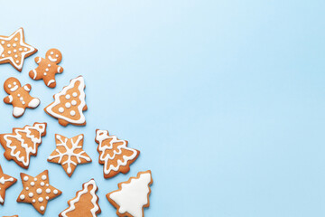Fototapeta na wymiar Christmas card with gingerbread cookies