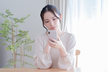 困るアジア人女性 ポートレート Wall Mural Wallpaper Murals Ponta1414