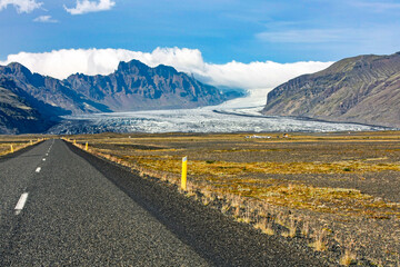 Ausläufer des Vatnajökull-Gletschers am Skaftafell-Nationalpark in Island